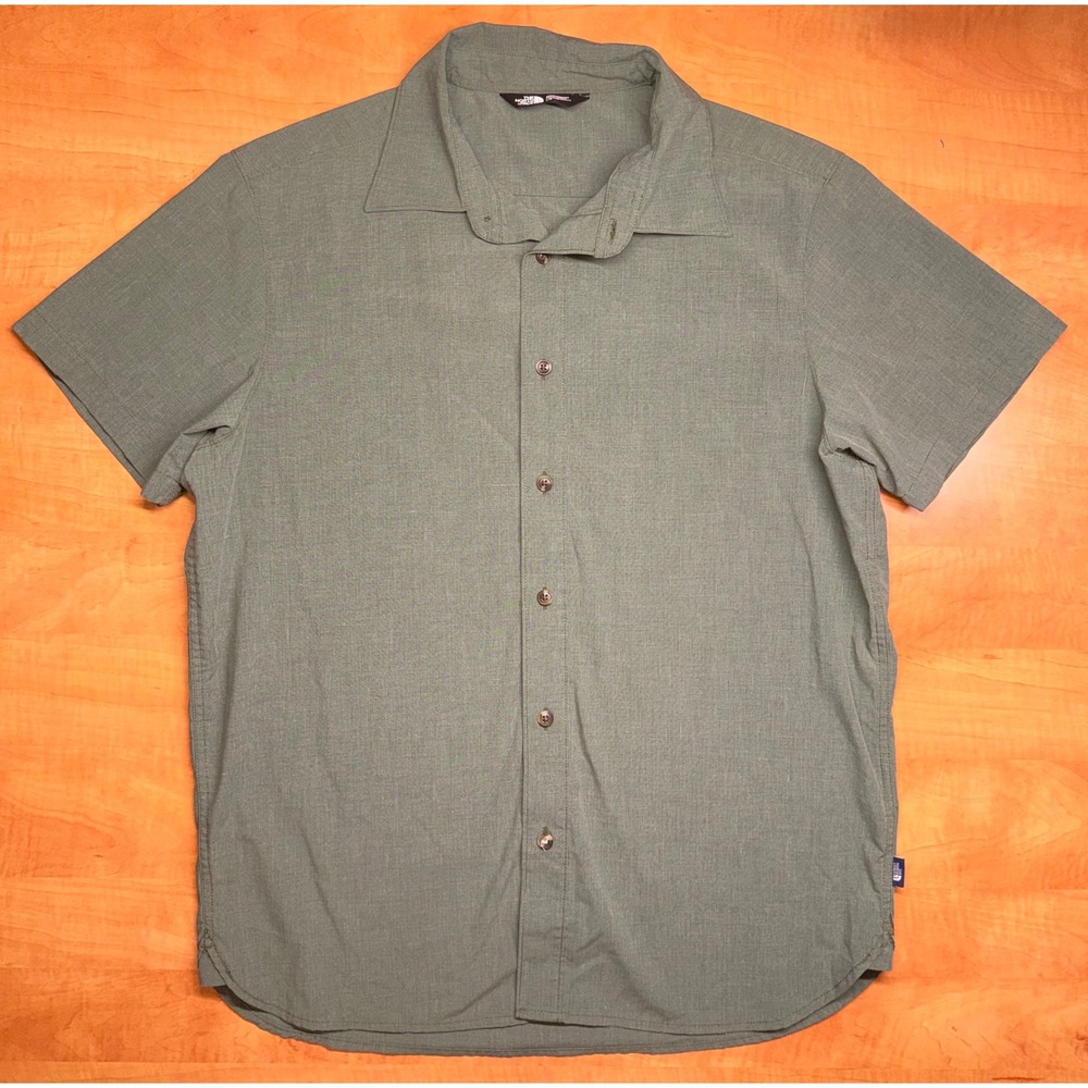 The North Face Mens Large Sage Green Short Sleeve Button Up Hiking Shirt L/G